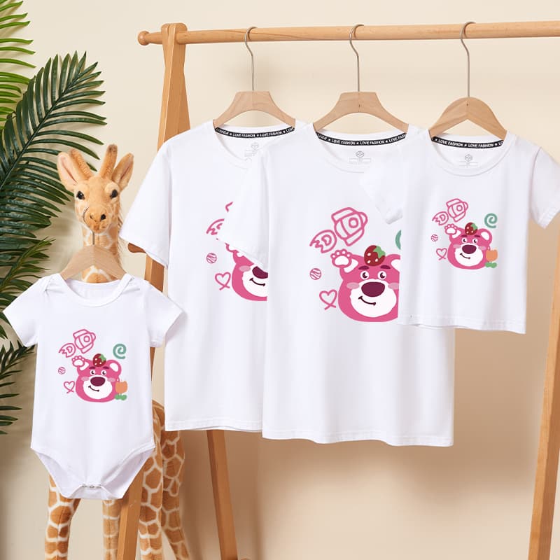Áo gia đình Familylove - đồ gia đình họa tiết gấu dâu đáng yêu chất liệu cotton 100% — 1