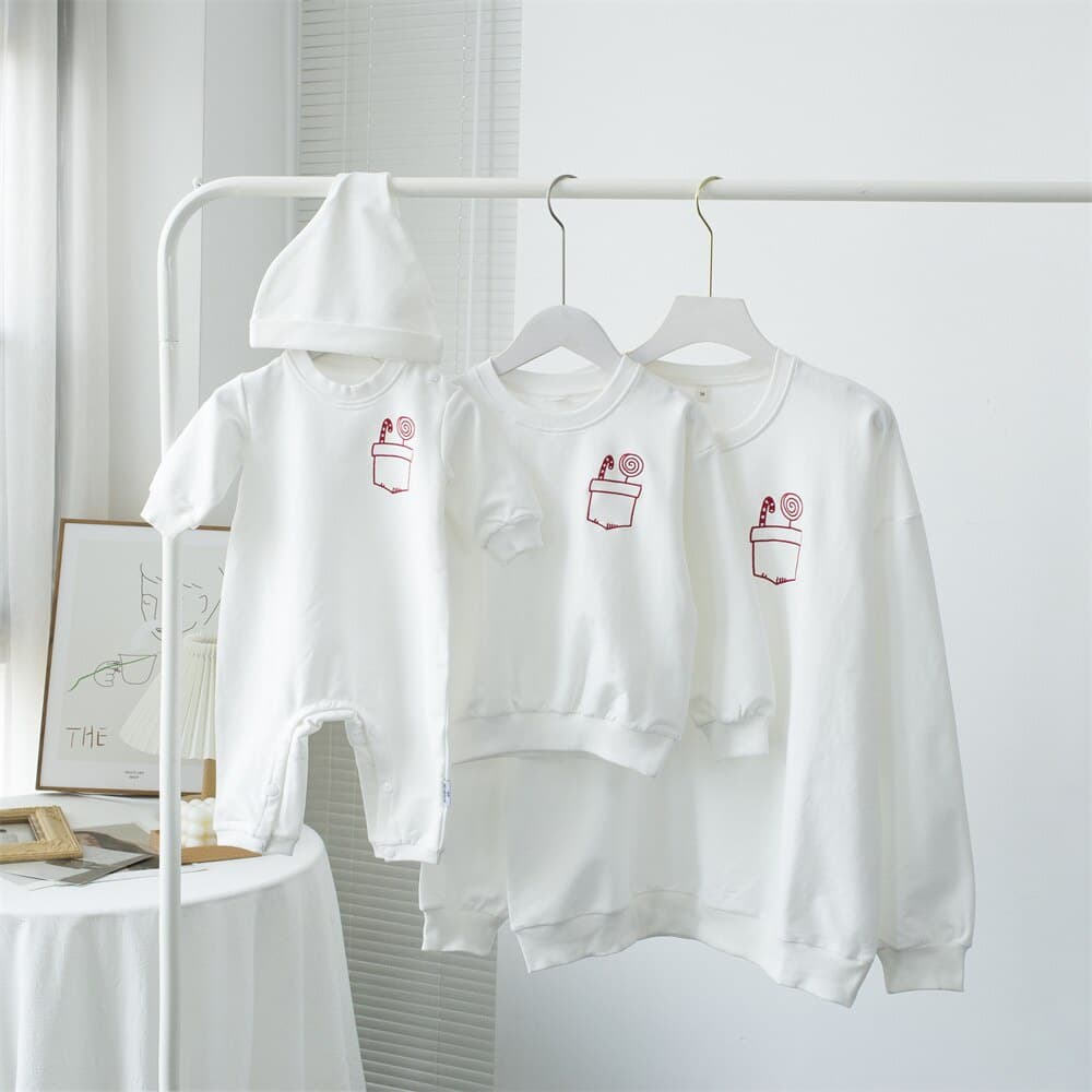 Áo Gia Đình Thu Đông Familylove - Áo Sweater Gia đình In Logo Góc Hộp Kẹo Chất Liệu Nỉ Da Cá Cao Cấp — 1