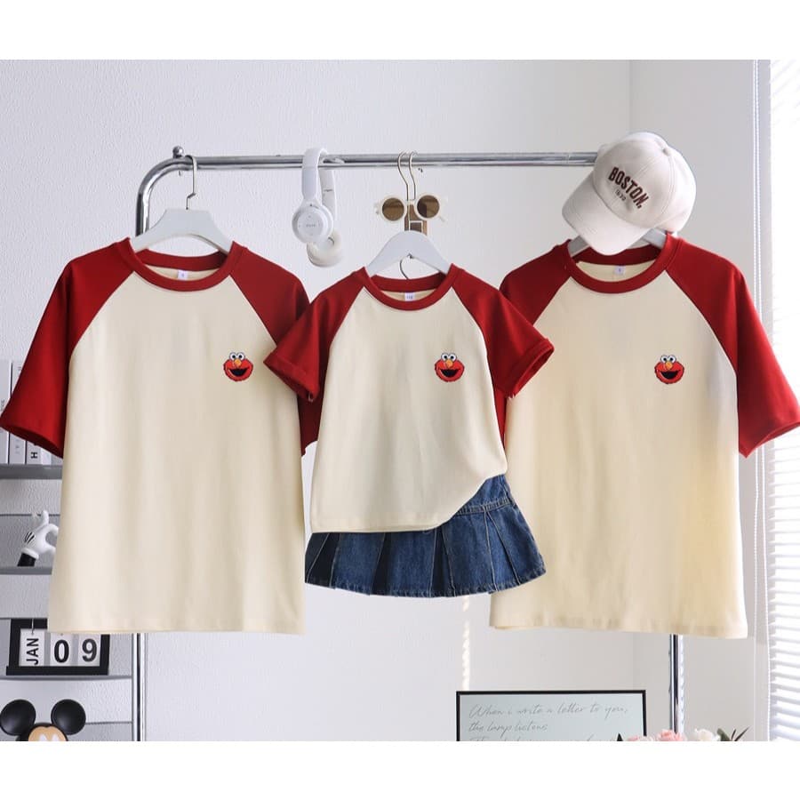 Áo gia đình Familylove - Set áo gia đình kem phối đỏ in hình EMO chất liệu cotton co giãn 4 chiều. — 1